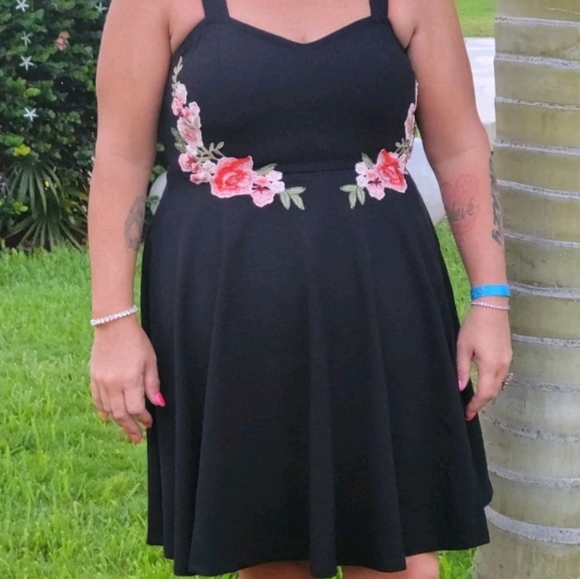 Gorgeous Rose Dress - Picture 5 of 5